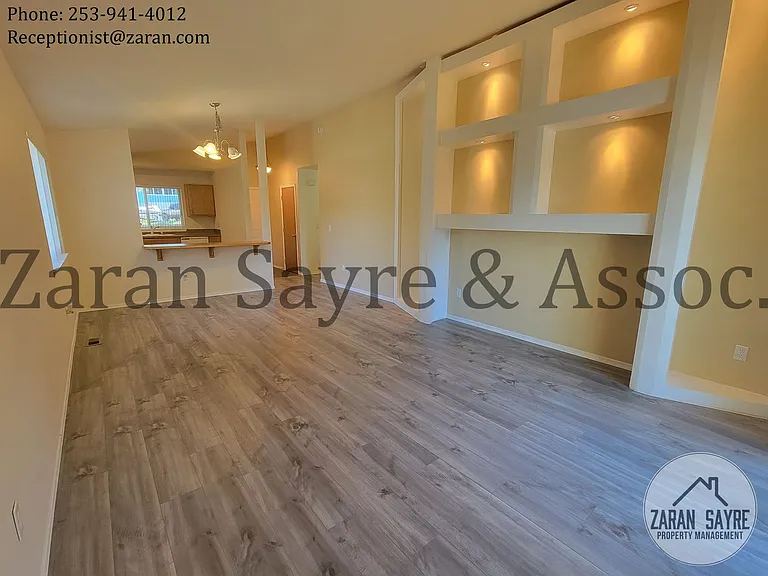 1105 E 53rd St — Photo 3