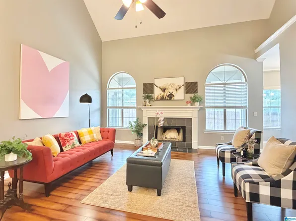 137 Saint Charles Dr, Helena, AL 35080