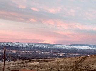 371 Wallaby Ln, Yakima, WA 98901