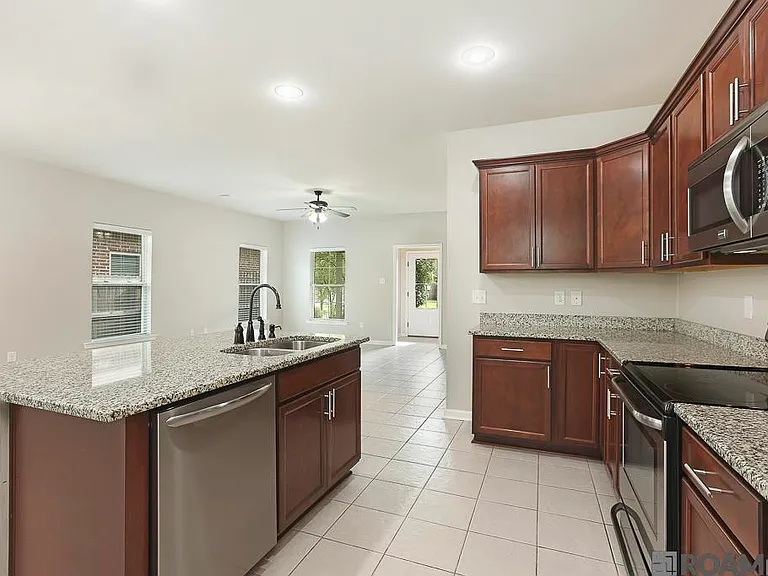18317 Sunset Park Dr — Photo 8