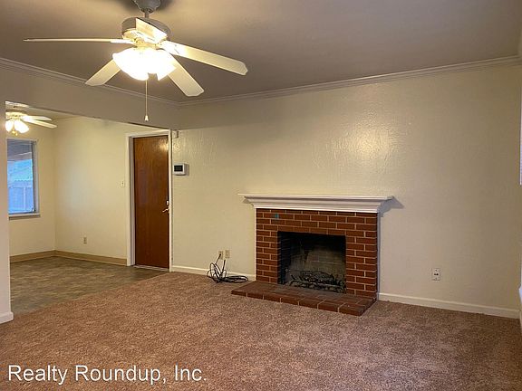 2nd image of 322 E Canterbury Dr