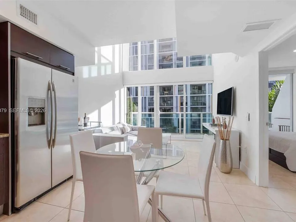 41 SE 5th St #408