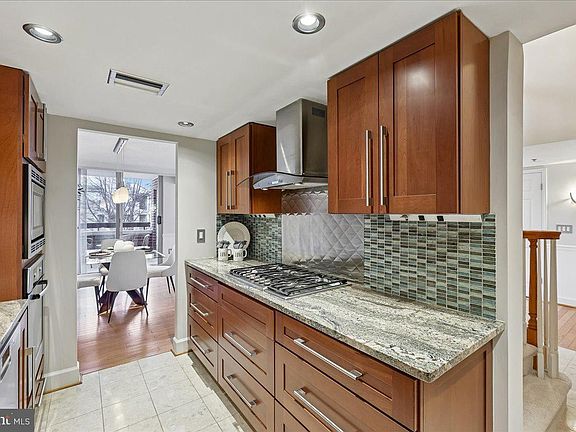 5th image of 1276 N Wayne St APT 418