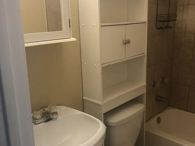 704 Deane Dr — Photo 13