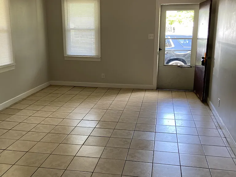 510 Charles St — Photo 2