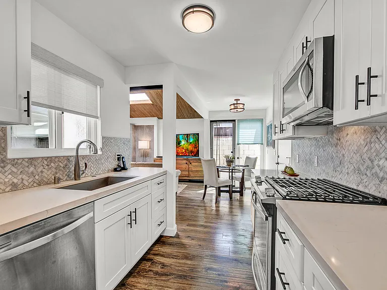 347 Walnut St — Photo 3
