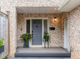 12 Woods End, Brantford, ON N3R 6M8