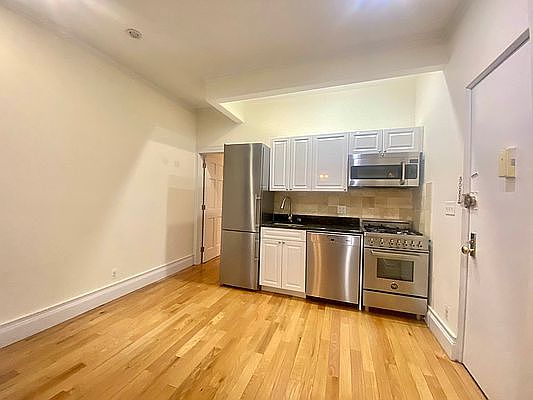 1st image of 274 W 19th St #1X