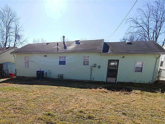 3rd image of 1710 Brown Ave