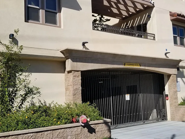 13439 Burbank Blvd — Photo 18