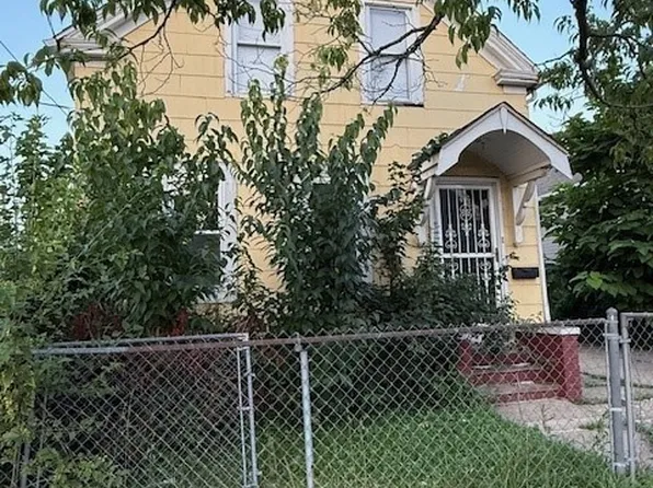 3325 W 52nd St, Cleveland, OH 44102