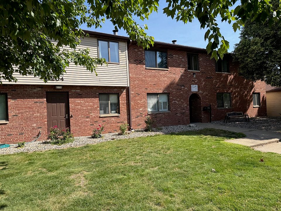1st image of 1204 Dean Dr #8