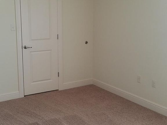 5th image of 2721 Chalet Au Droite #B