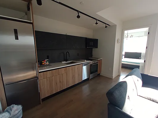 Rented by City Vista Inc | media 43