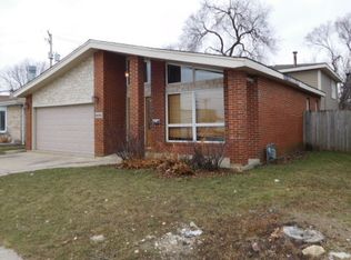 8560 Plainfield Rd, Lyons, IL 60534