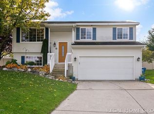 1589 Meadows Ln SW, Wyoming, MI 49509