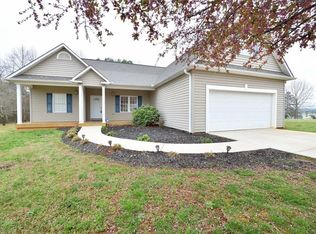 103 Falcons View Ct, Walhalla, SC 29691