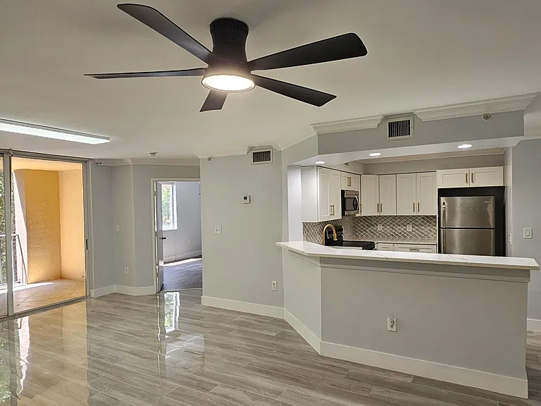 400 Scotia Dr #203 — Photo 59
