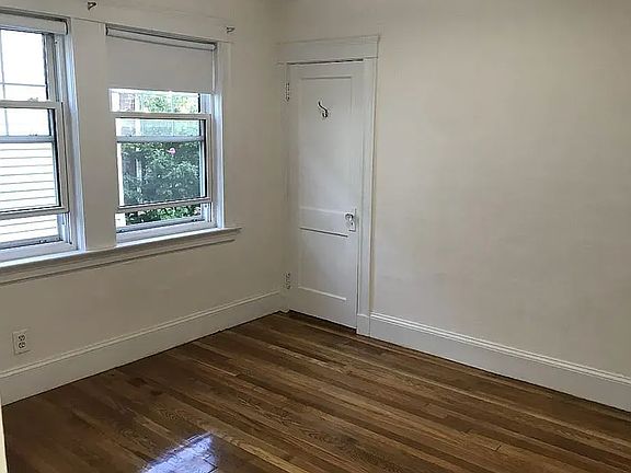 5th image of 28 Trapelo St