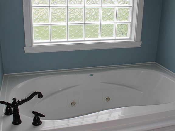 Master Bath Jetted Tub
