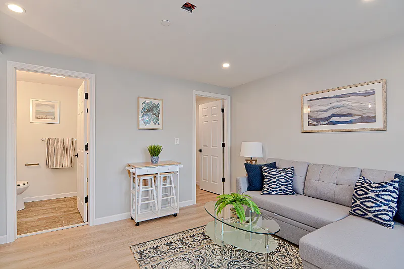 Studio, 290 sqft, $1,500 — Photo 3