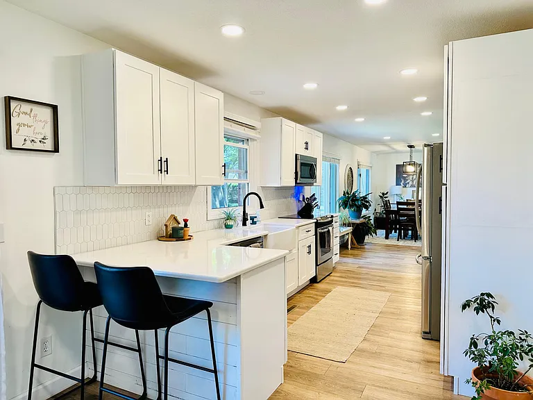 8 Applewood Ct W — Photo 4