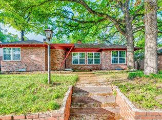 3216 Browning Ct W, Fort Worth, TX 76111