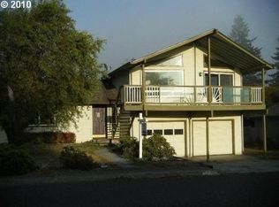 890 Midland Way, Brookings, OR 97415