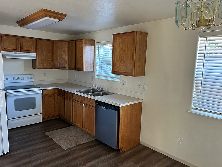 215 Smith Loop — Photo 6