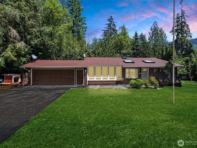 592 Sprague Valley Drive, Maple Falls, WA, 98266