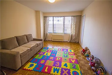 Rented by R New York