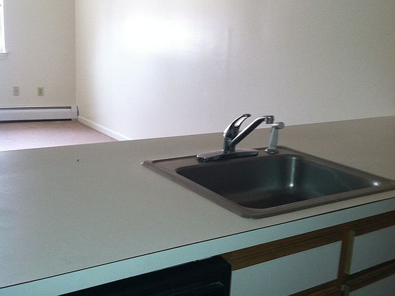 kitchen in to living room 