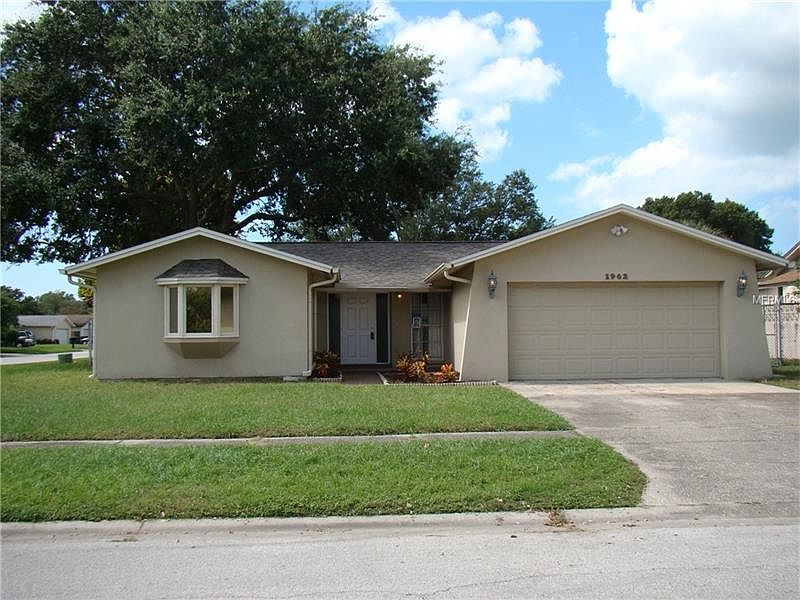 1st image of 1962 Radcliffe Dr E