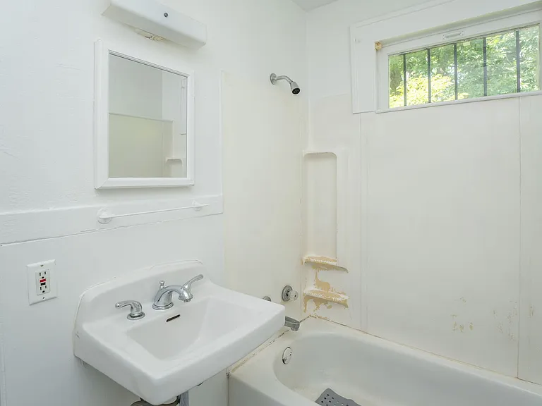 1018 Lewis St — Photo 21