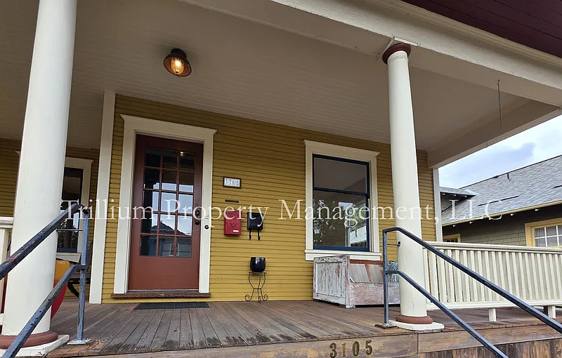 2 bed, 1.5 bath, 960 sqft, $2,600 — Photo 3