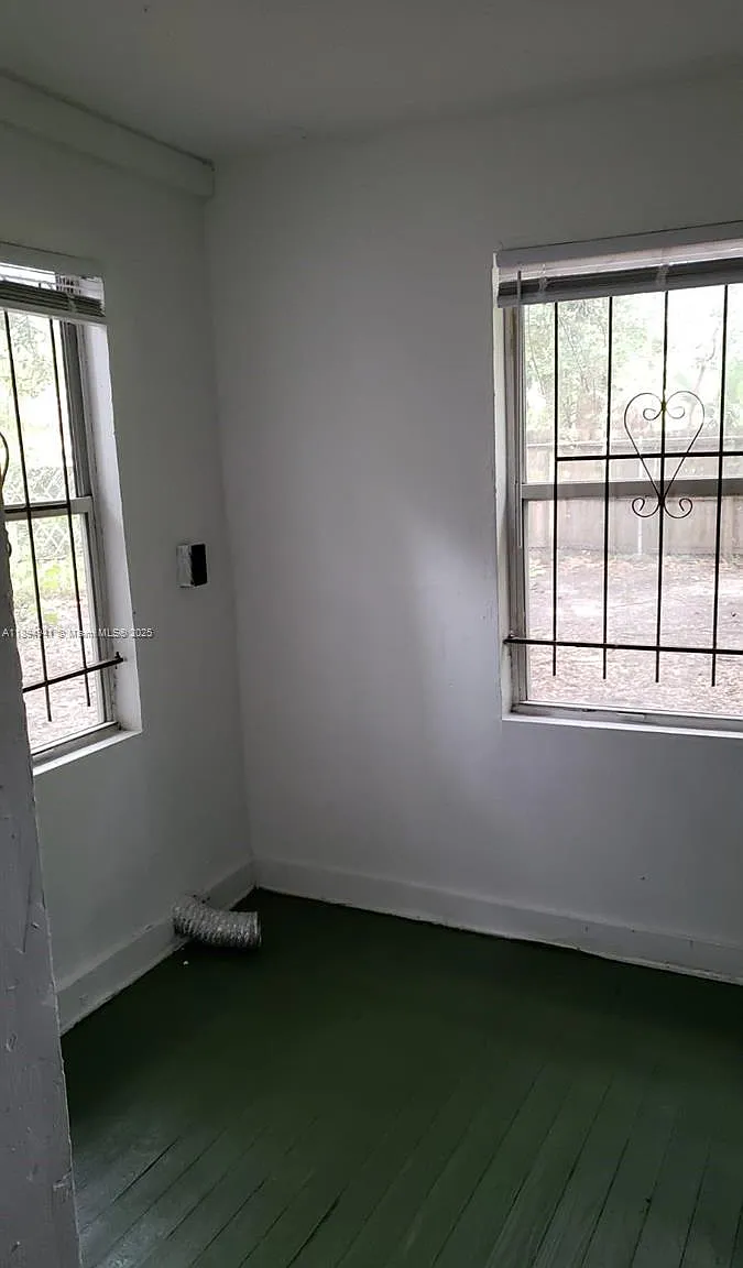 3 bed, 1.0 bath, $1,400 — Photo 3