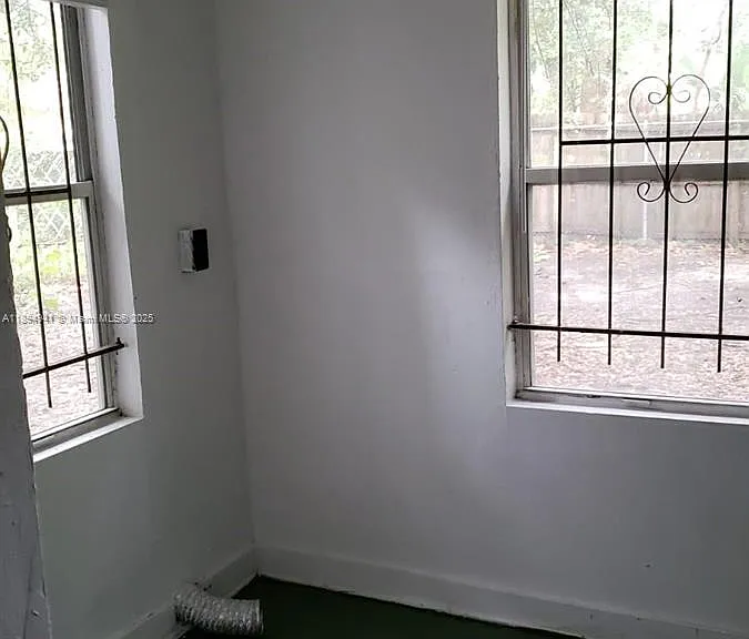 1517 Logan St — Photo 3