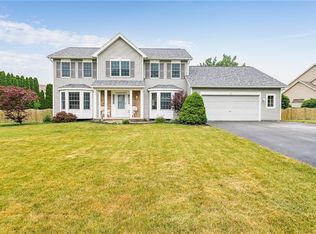 365 Red Spruce Ln, Rochester, NY 14616
