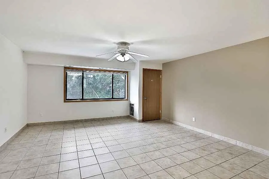 1410 Rollins Ave SE — Photo 4