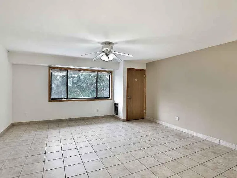1410 Rollins Ave SE — Photo 4