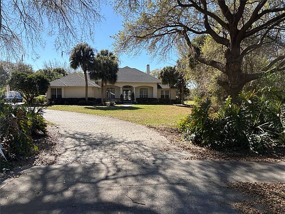 4th image of 3265 Hidden Lake Dr