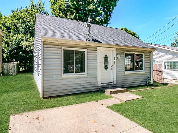 908 Hayes Ave, Willoughby, OH 44094