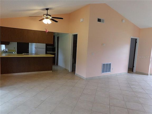 4th image of 2033 El Campo Ave