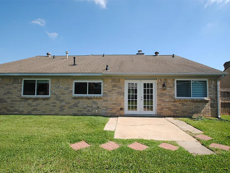 22831 John Rolfe Ln S — Photo 32