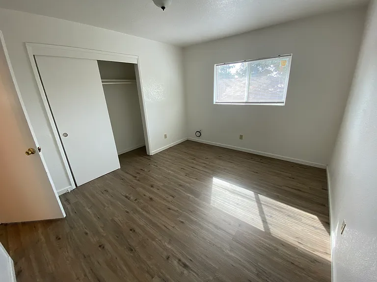 Anna Ave — Photo 2