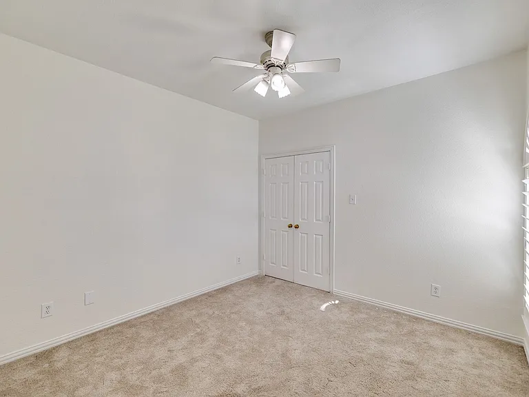1131 Indy Ct — Photo 32