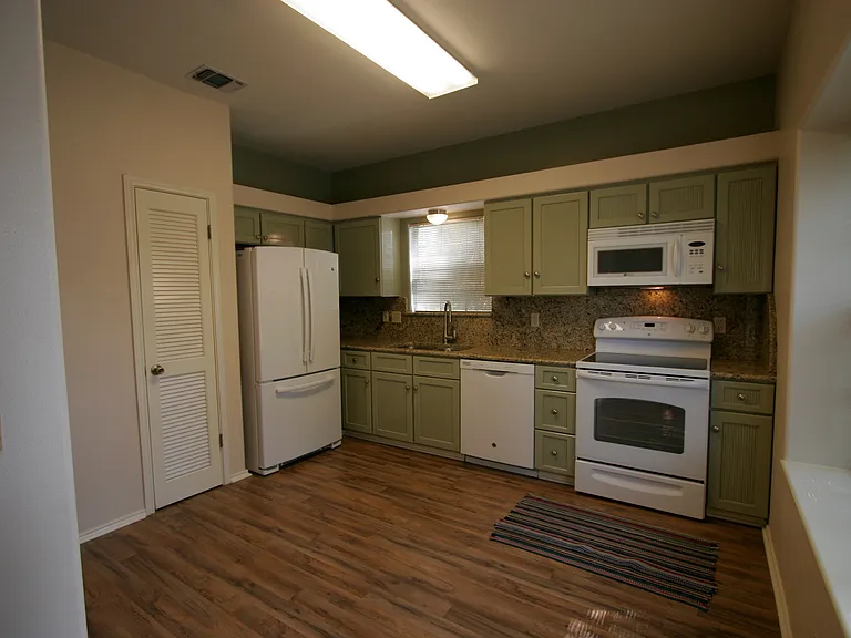207 Grandview Pl #2 — Photo 6