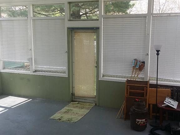 4th image of 327 Garland St