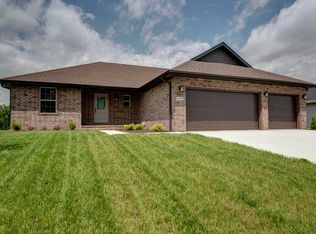 1315 S Strasbourg, Springfield, MO 65802