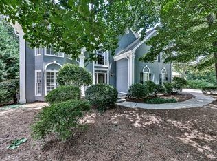 525 Fairway Dr, Woodstock, GA 30189